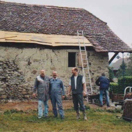 Travaux de rénovation du vieux four à pain.